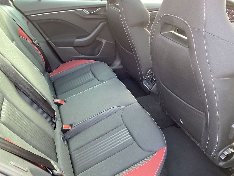 Škoda Kamiq (2023) 1.0 TSI DSG Monte Carlo - fotka 9 z 39