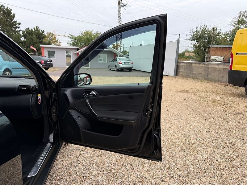 Mercedes-Benz Třídy C C 220 CDI Avantgarde - fotka 16 z 28