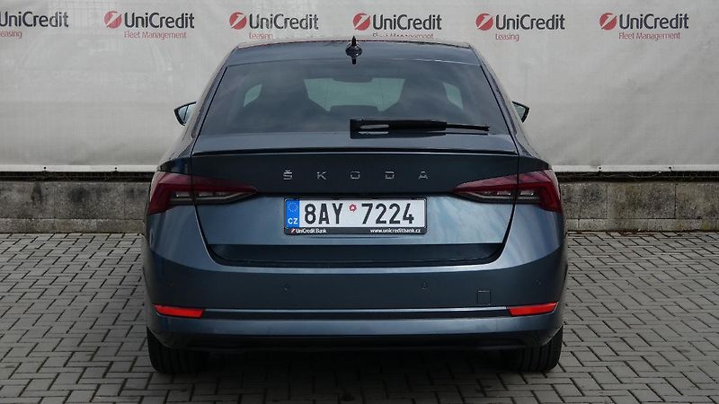 Škoda Octavia 2,0 TDI Style - fotka 4 z 25