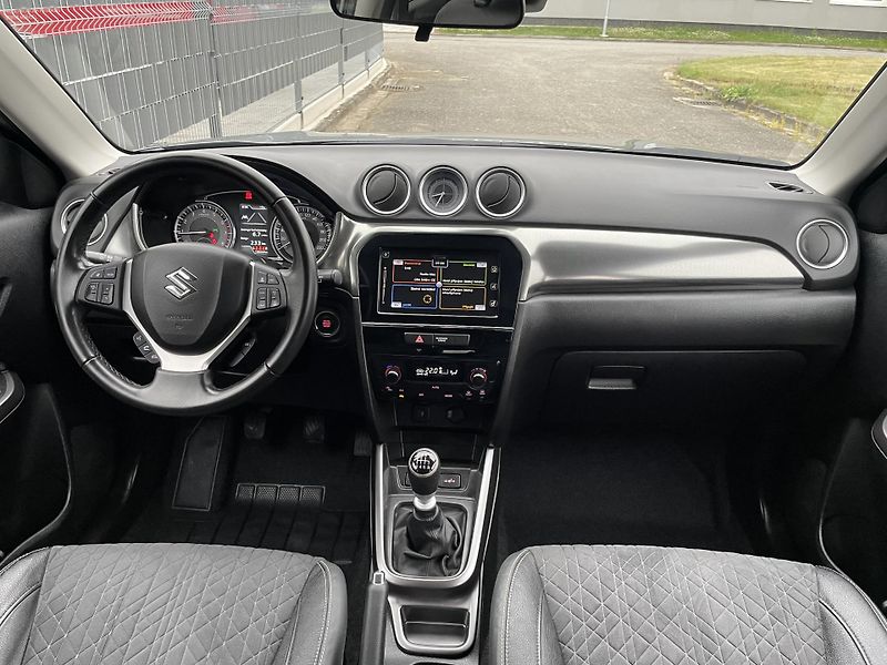 Suzuki Vitara (2020) 1.4 BoosterJet 103 kW LIMITED - fotka 9 z 33