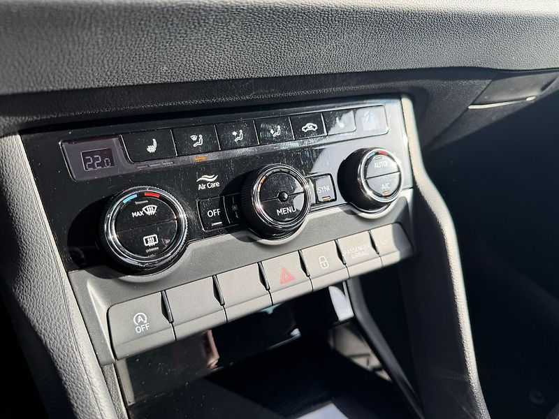 Škoda Karoq Selection  1,5TSI 110kW DSG - fotka 8 z 18