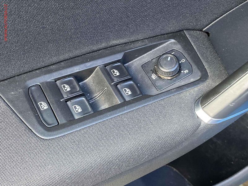 Volkswagen Touran (2019) 1.5TSi, 2.maj,ČR, AC, LED - fotka 11 z 18
