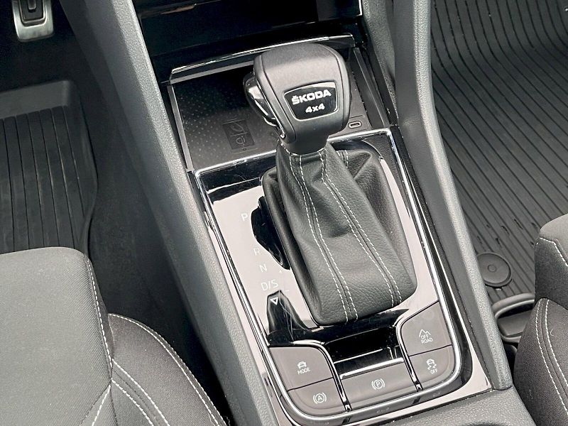 Škoda Karoq (2024) 2.0 TDI 110kW SportLine Exclus - fotka 12 z 35