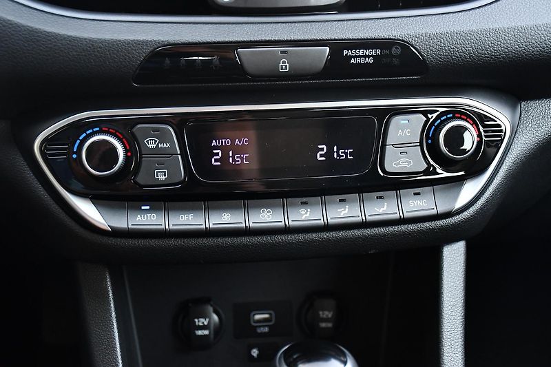 Hyundai i30 1.0TGi DCT STYLE ČR 1M - fotka 32 z 49