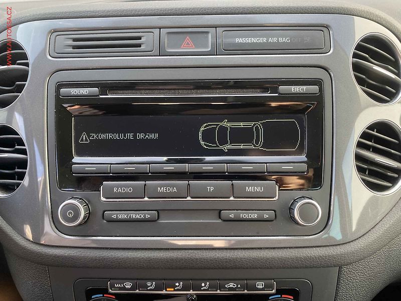 Volkswagen Tiguan (2012) 2.0 TDi, Sport&Style, park. - fotka 16 z 16