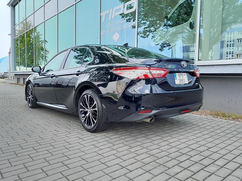 Toyota Camry (2020) XLE 3,6V6 1.maj. ČR  - fotka 4 z 41