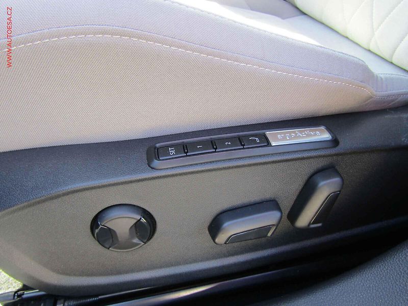 Volkswagen Golf (2022) 1.6TDi, LED, DSG - fotka 11 z 21