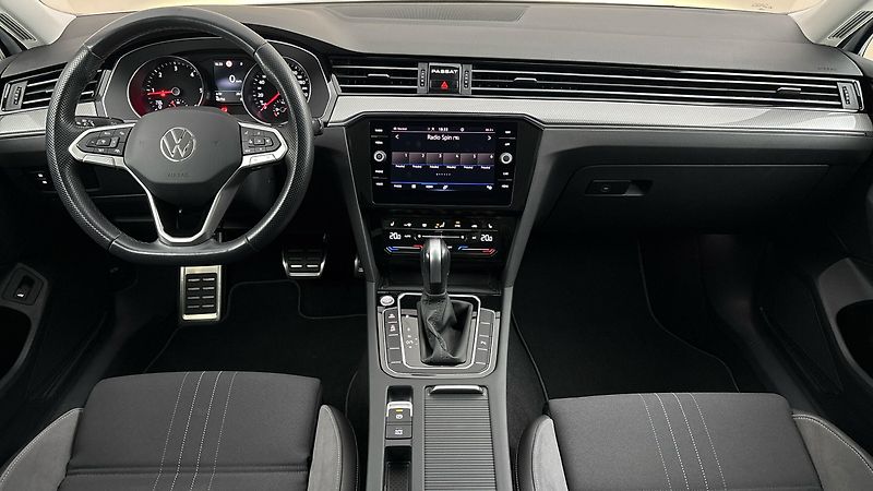 Volkswagen Passat 2.0 TDI DSG 4MOTION Alltrack - fotka 8 z 27