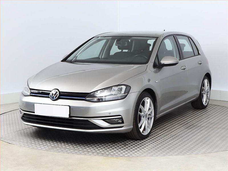 Volkswagen Golf (2019) Comfortline 1.5 TSI - fotka 2 z 13