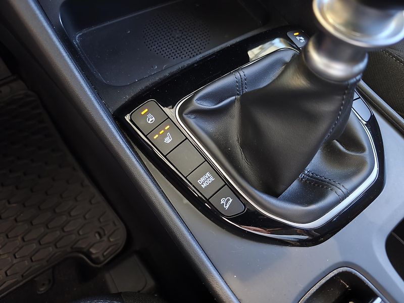 Hyundai Tucson (2021) 1.6T-GDi 110kW Smart - fotka 16 z 20