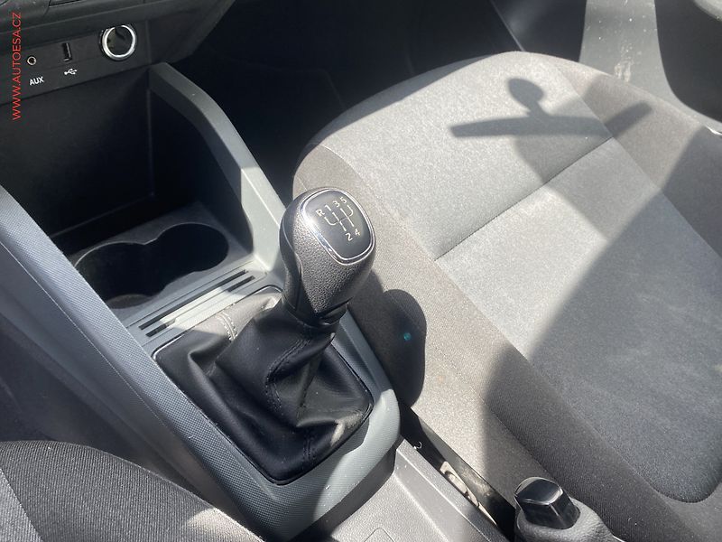 Škoda Fabia (2018) 1.0 TSi, Active, +kola - fotka 15 z 17