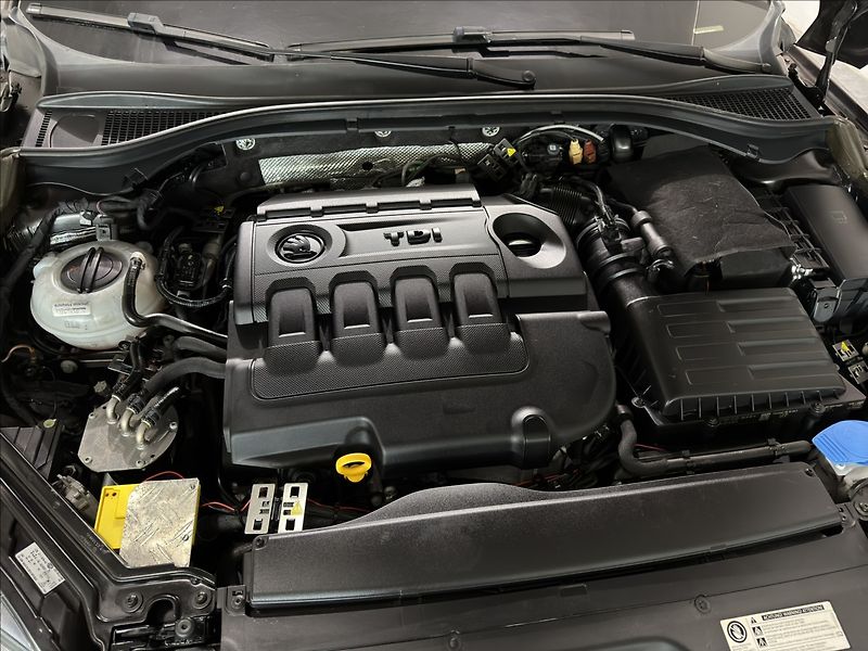 Škoda Superb 2,0   TDI 110kW STYLE 4x4 TAŽN - fotka 47 z 47