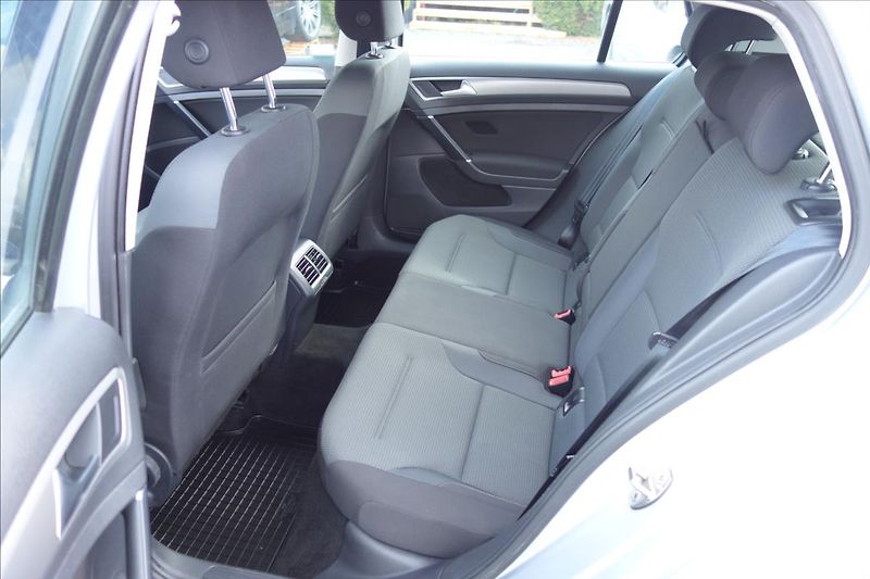 Volkswagen Golf 1,4 TSi,ČR,1 MAJ.,COMFORTLINE. - fotka 13 z 32