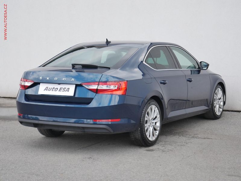Škoda Superb (2022) 1.5 TSi, Style, LED, navi - fotka 4 z 29