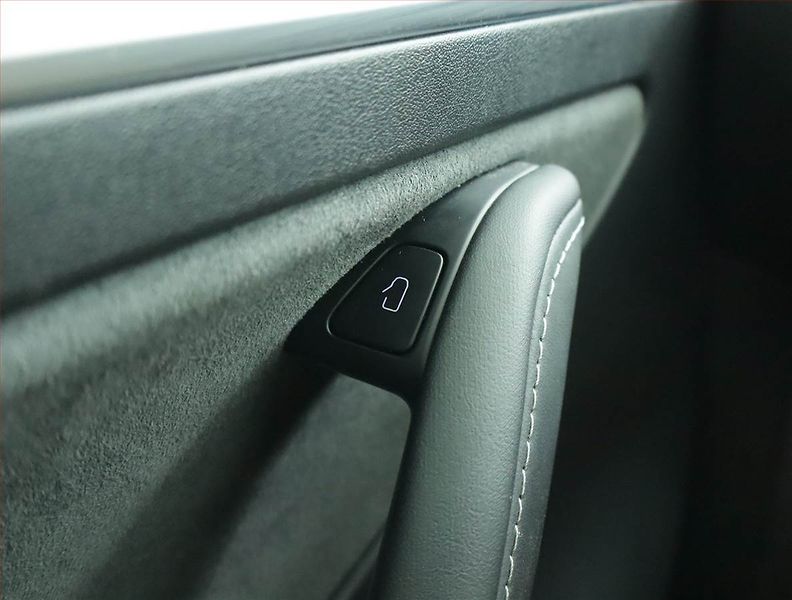 Tesla Model Y (2022) Long Range AWD 79kWh, SoH 89% - fotka 17 z 23