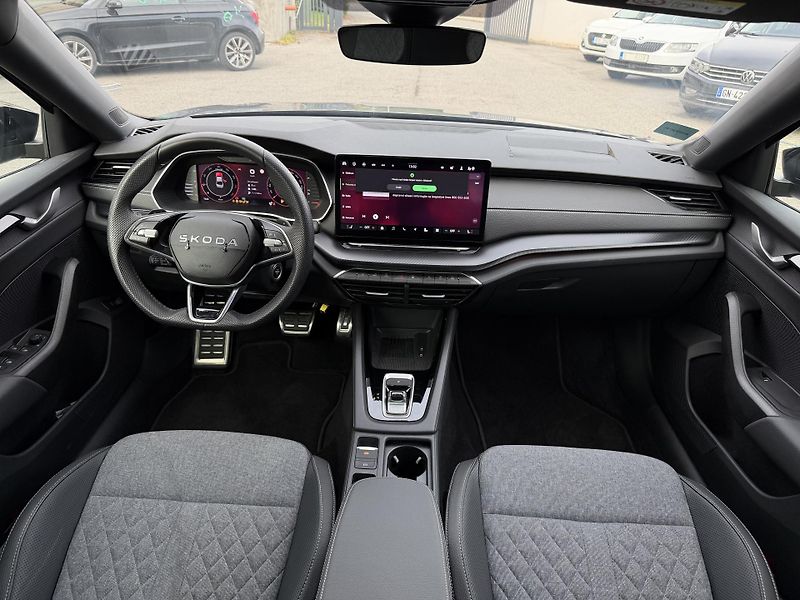 Škoda Octavia 1.5 TSI mHEV 110 kW SPORTLINE - fotka 15 z 22