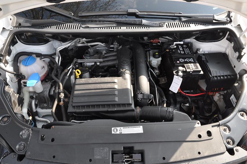 Volkswagen Caddy 1.2TSi 62kW 5.míst - fotka 11 z 16