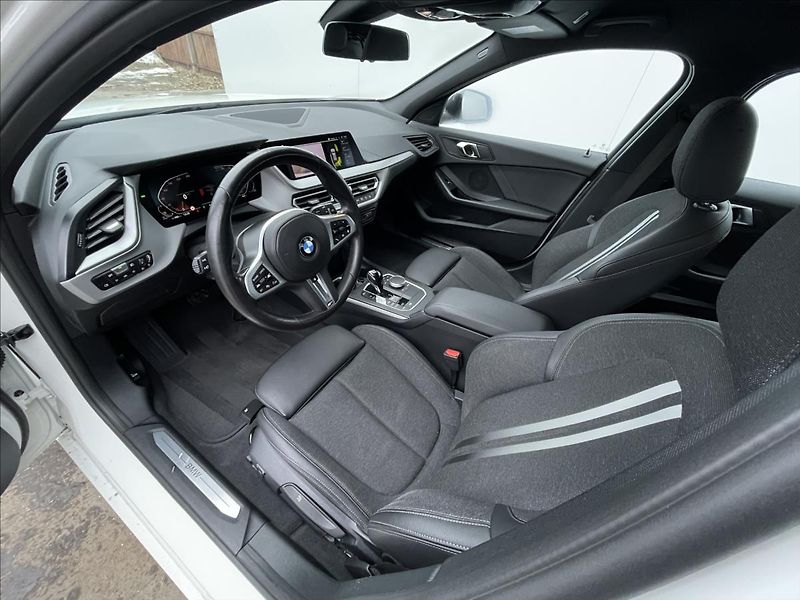 BMW Řada 1 2,0 120d xDrive AT8 Advantage - fotka 5 z 22