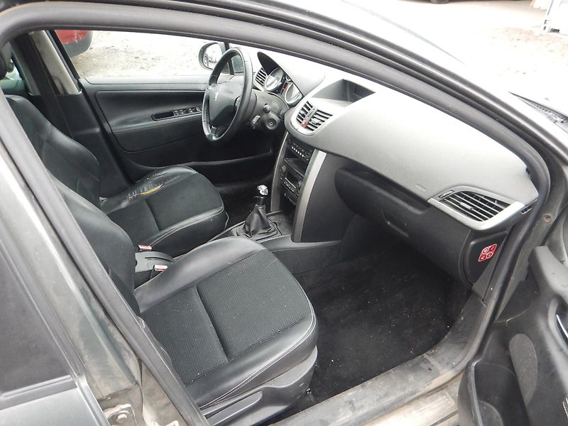 Peugeot 207 1.6 HDi, DIGIKLIMA - fotka 13 z 20