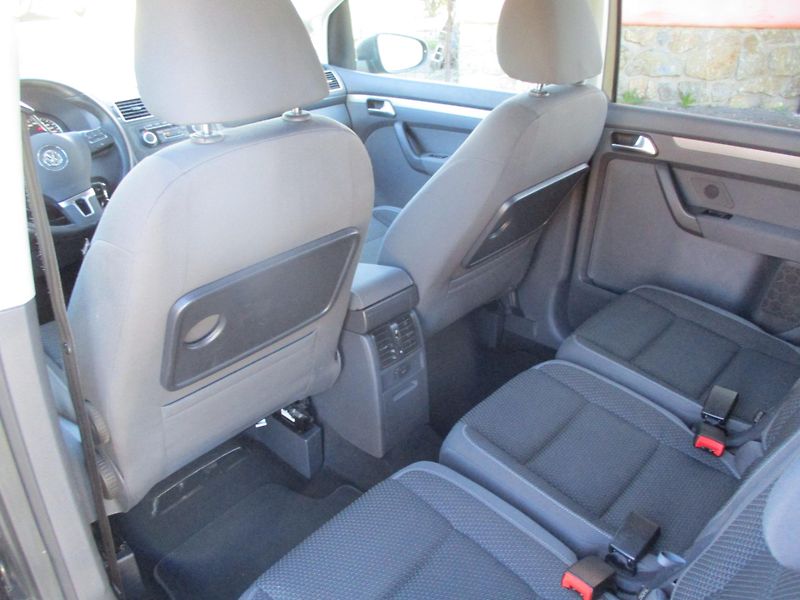 Volkswagen Touran 1,6 TDi CL BlueMotion*TAŽ.ZAŘ. - fotka 38 z 46