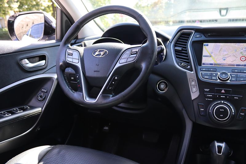 Hyundai Santa Fe Santa Fe 2.2 CRDi 4x4 ČR 1.MAJ - fotka 38 z 59