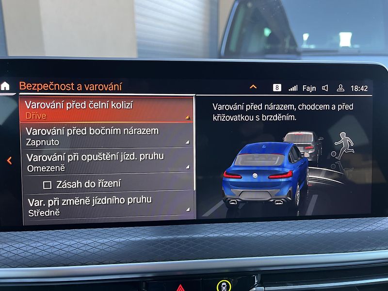 BMW X4 (2024) 3.0xD ///M 210Kw,webasto,ACC - fotka 35 z 51