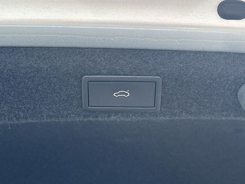 Škoda Octavia (2023) 2.0 TDI DSG Sportline - fotka 28 z 32