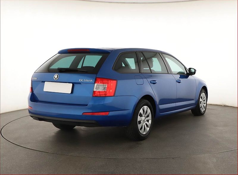 Škoda Octavia (2016) 1.6 TDI, Tempomat - fotka 5 z 17