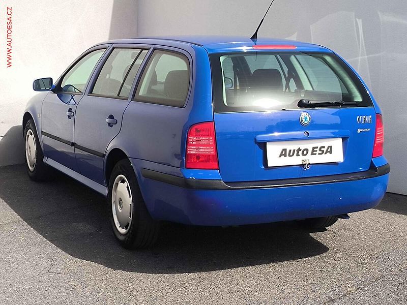 Škoda Octavia (2005) 1.6I, ČR, TZ, El.výbava - fotka 6 z 15