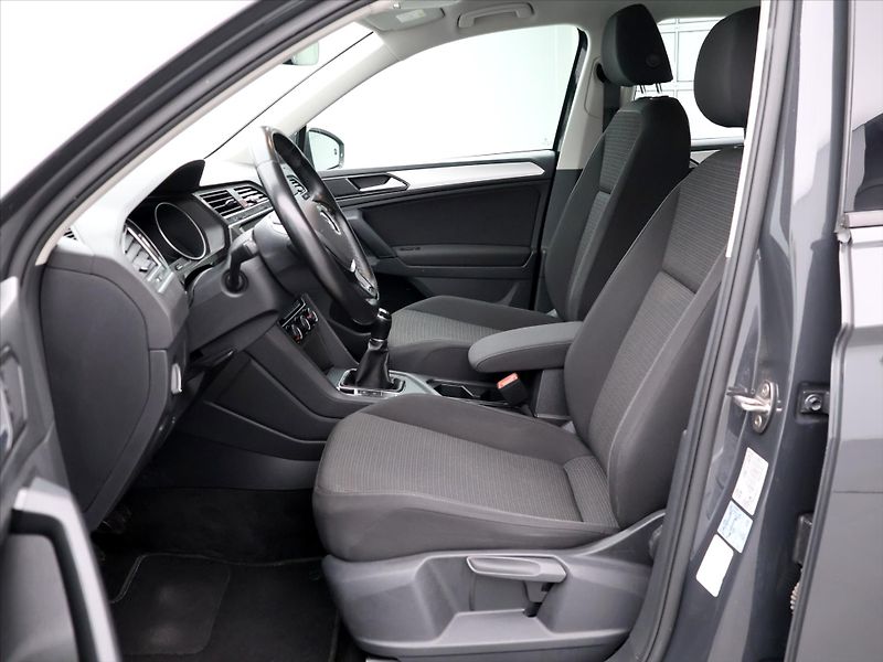 Volkswagen Tiguan 1.4 TSI 110kW LED Navi 1.Maj. - fotka 9 z 29