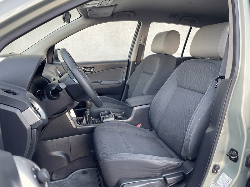 Renault Koleos (2008) Dynamique 2,0dCi 150k 4x4 - fotka 18 z 23
