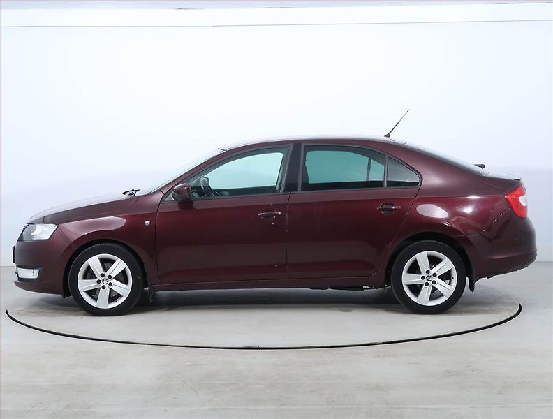 Škoda Rapid (2013) 1.2 TSI, Vyhř. sedaček - fotka 3 z 18