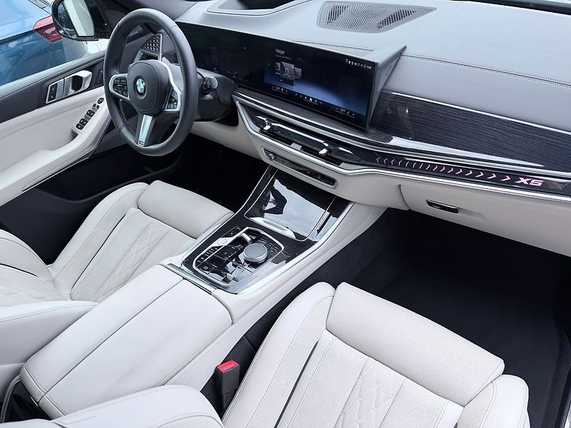 BMW X5 30xD Vzduch Nezávislé Tažné - fotka 21 z 35