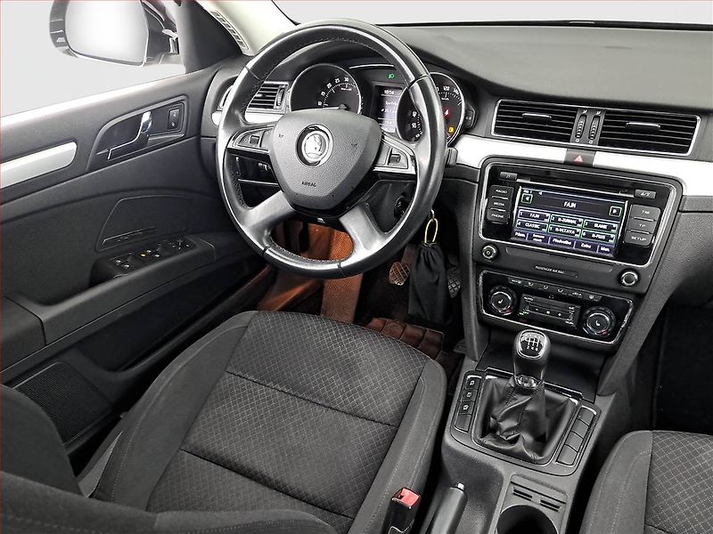 Škoda Superb (2014) Elegance 1.6 TDI, Xenony - fotka 7 z 18