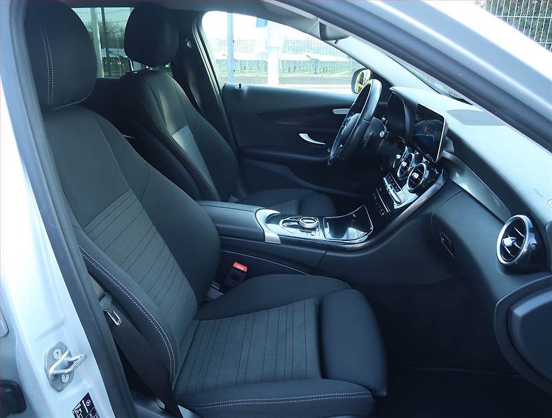 Mercedes-Benz Třídy C (2019) C 200, Automat, Navi, Tempomat - fotka 9 z 24