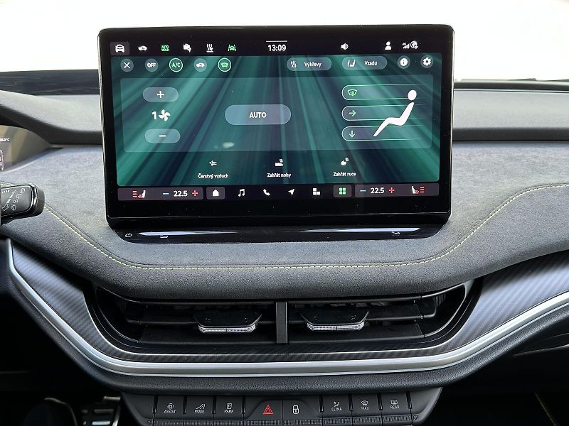 Škoda Elroq RS 340PS 4x4 84iV Matrix-LED H - fotka 26 z 53