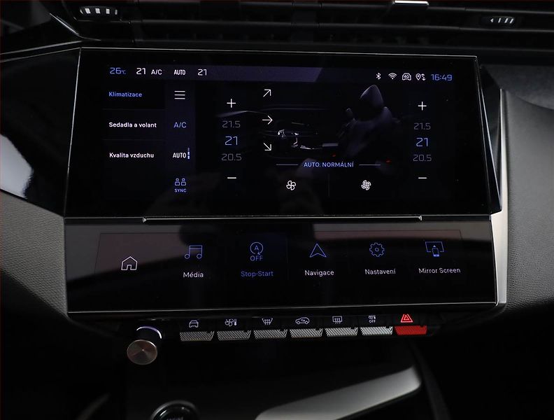 Peugeot 308 (2023) 1.5 BlueHDi, Automat - fotka 16 z 18