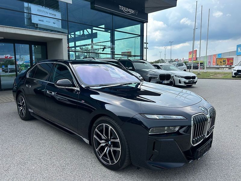 BMW Ostatní i7 xDrive 60 TV TOP 2025 - fotka 2 z 44