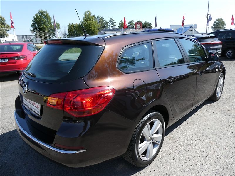 Opel Astra 1,4 i 88kW klima, serviska - fotka 9 z 44