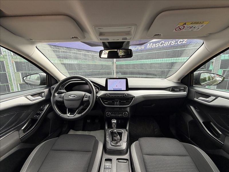 Ford Focus 1.5 TDCi EcoBlue - fotka 8 z 19