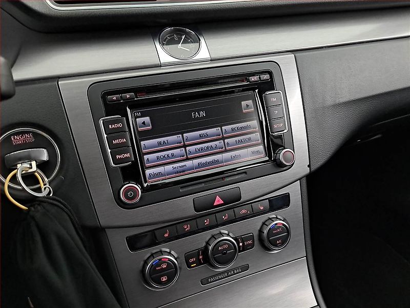 Volkswagen Passat (2014) 2.0 TDI, rezervace - fotka 12 z 20