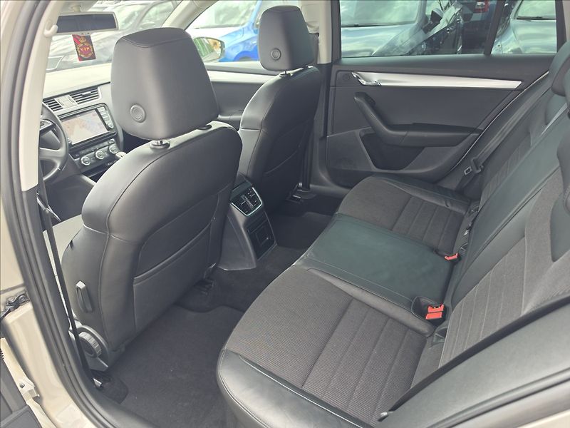 Škoda Octavia III 2,0TDi 110KW 4X4 Elegance - fotka 28 z 50