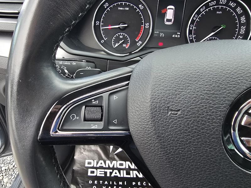 Škoda Superb 140KW DSG WEBASTO PANORAMA  - fotka 33 z 35