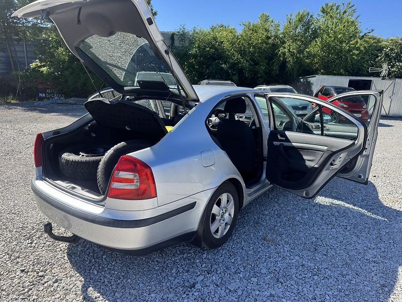Škoda Octavia (2004) II, 1.6MPi,rezervace - fotka 14 z 32