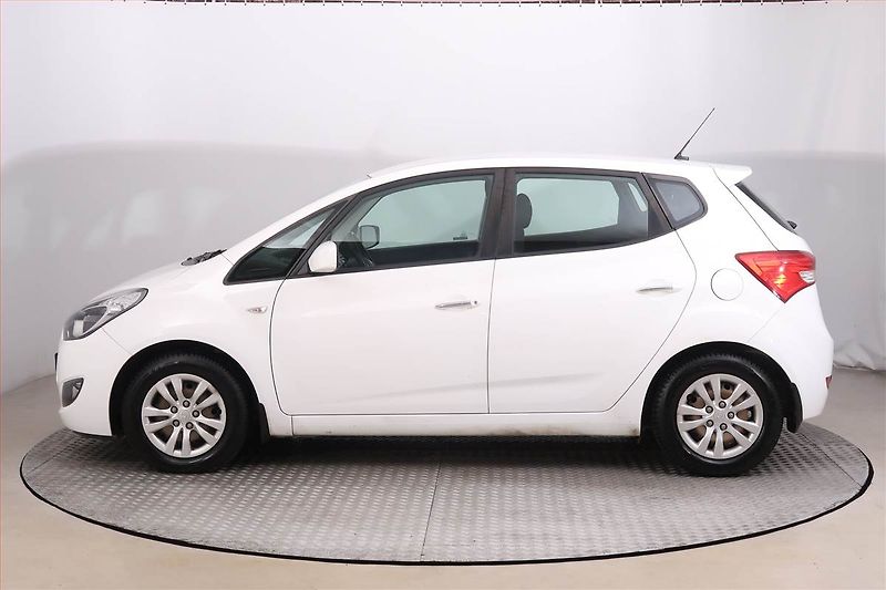 Hyundai ix20 (2017) 1.4 CVVT, Serv.kniha - fotka 3 z 15