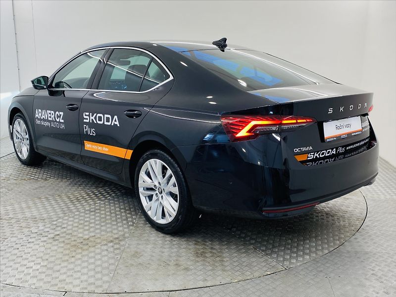 Škoda Octavia 2,0 TDI 110kW DSG Exclusive Se - fotka 26 z 29