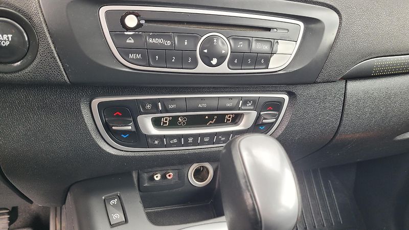 Renault Scénic 2,0i 103 KW AUTOMAT - fotka 18 z 19