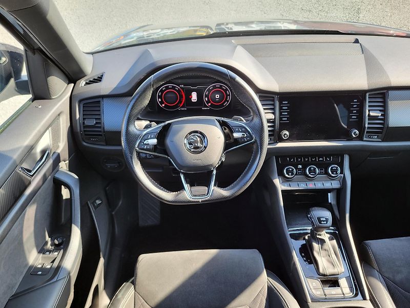 Škoda Kodiaq 2.0 TDi DSG 4x4 SPORTLINE - fotka 9 z 47