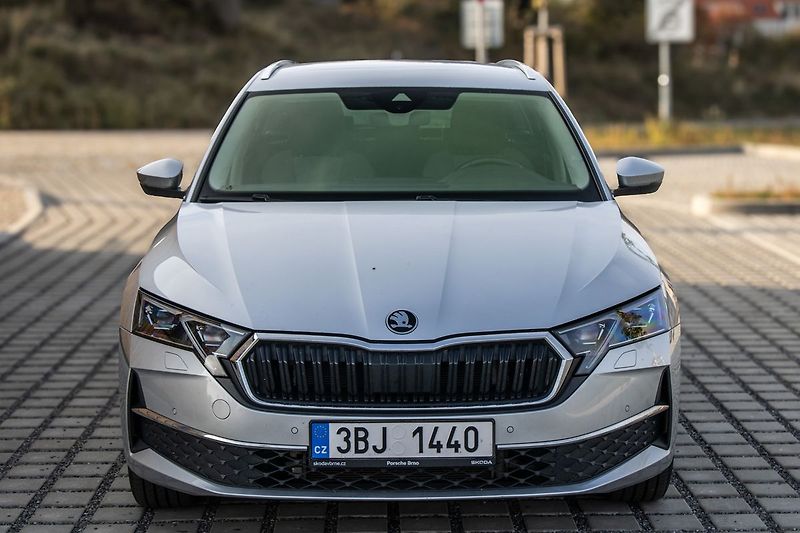 Škoda Octavia - fotka 2 z 31