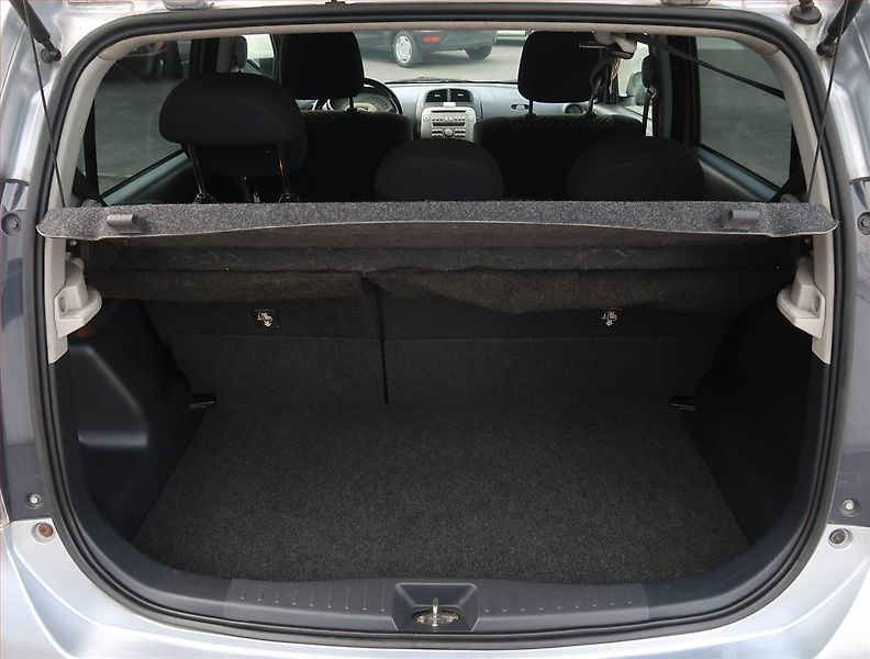 Daihatsu Sirion (2008) 1.3, 4X4, nová STK, Tažné - fotka 13 z 16